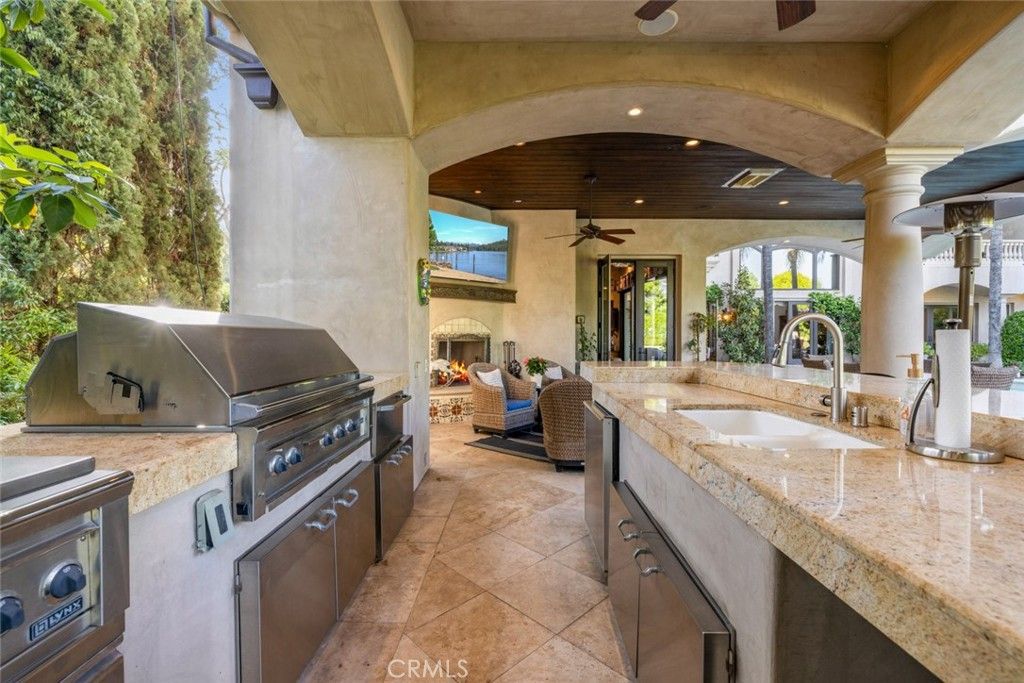 Exterior, Fireplace