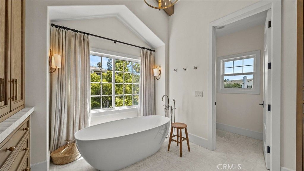 Bathroom, Free Standing Baths, Interior