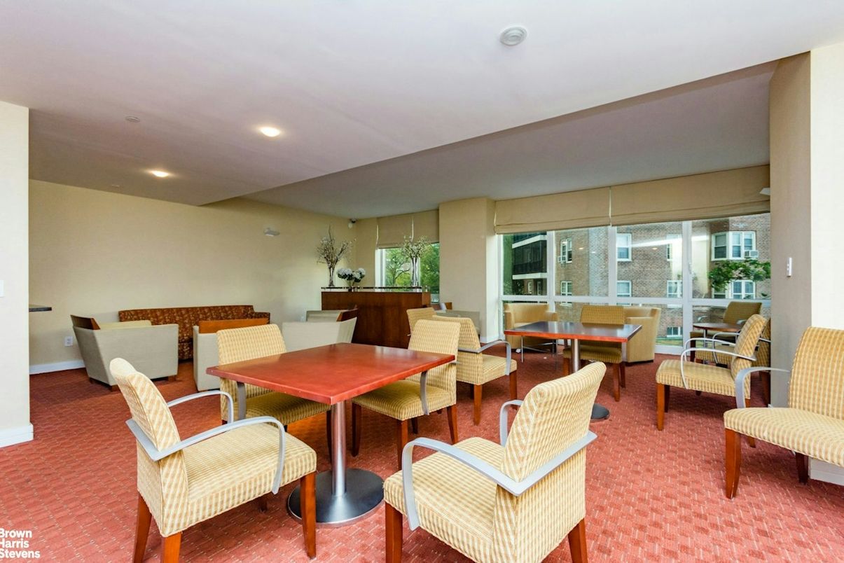 Dining room, Interior, Recessed Lighting