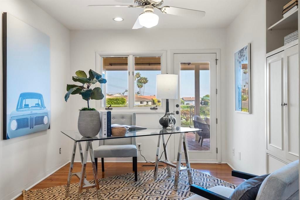 Home Office, Interior, Recessed Lighting, Water, Wood Texture Flooring