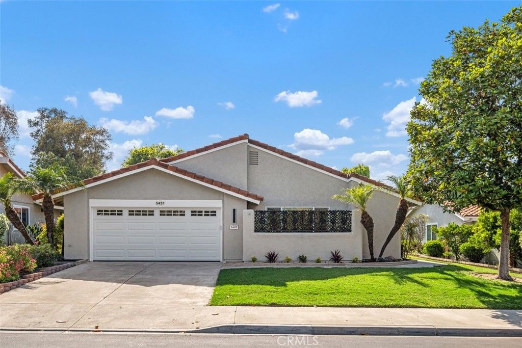 Attached, Exterior, Facade, Ranch