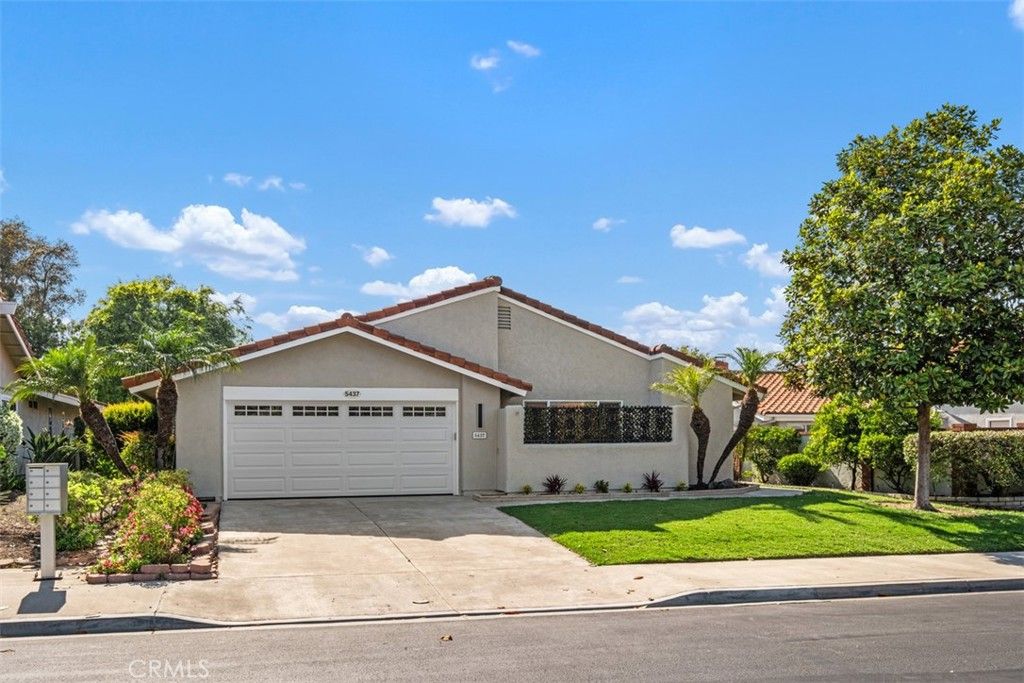 Attached, Exterior, Facade, Ranch