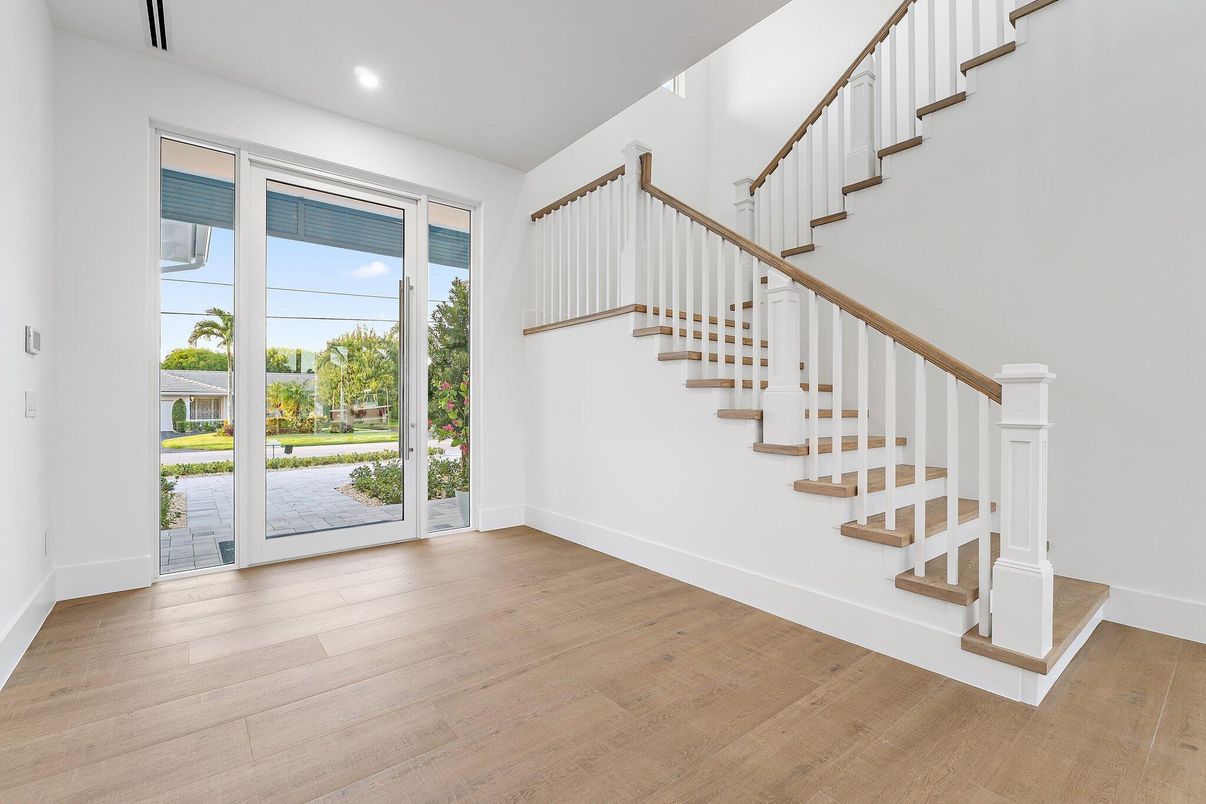 Interior, Recessed Lighting, Wood Texture Flooring