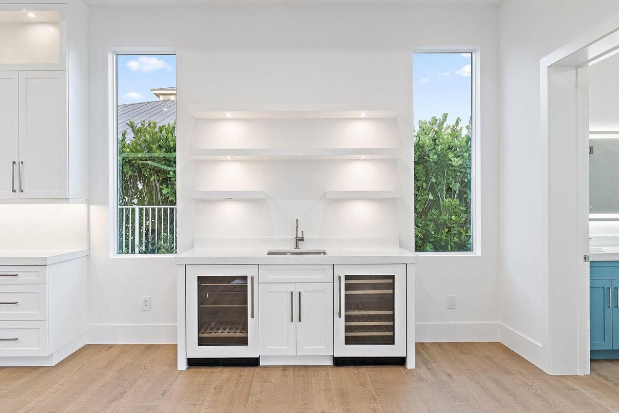 Interior, Recessed Lighting, Wood Texture Flooring
