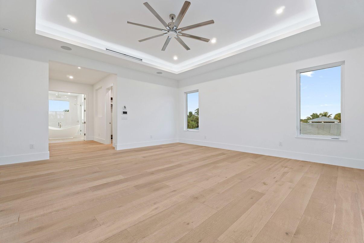 Empty room, Interior, Pendant Lights, Recessed Lighting, Wood Texture Flooring