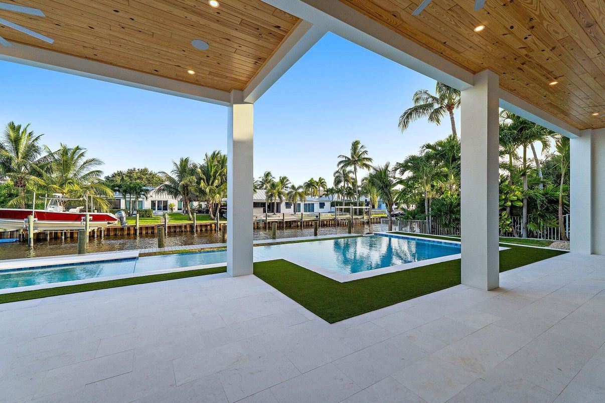 Exterior, Pool