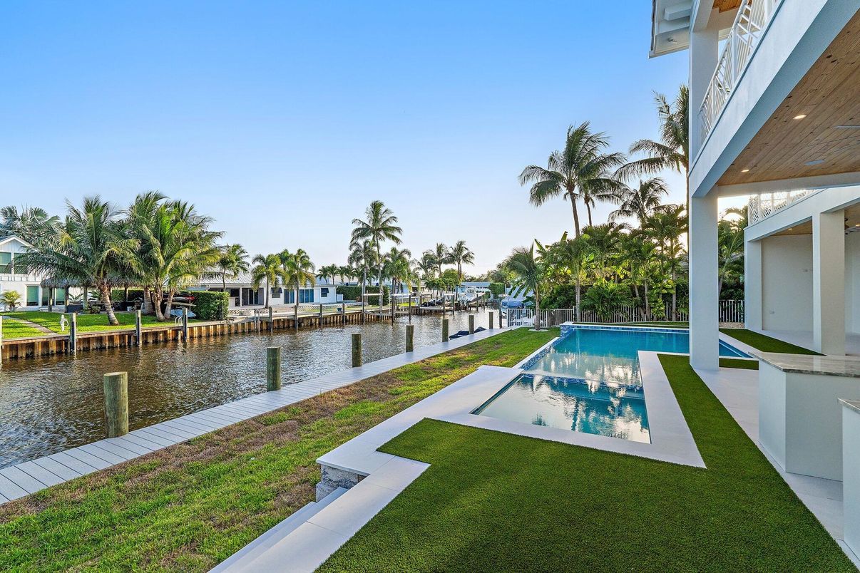 Exterior, Pool, Water