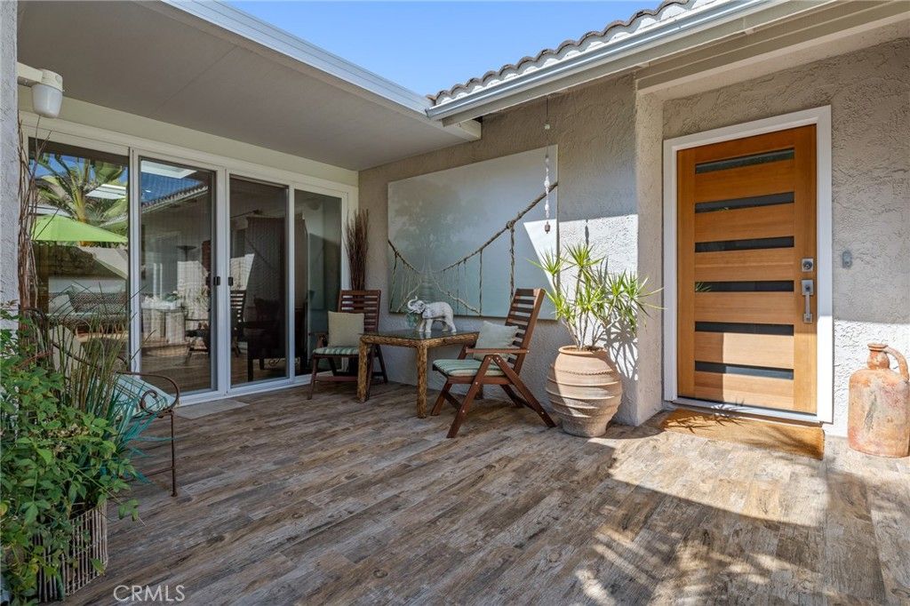 Exterior, Wood Texture Flooring