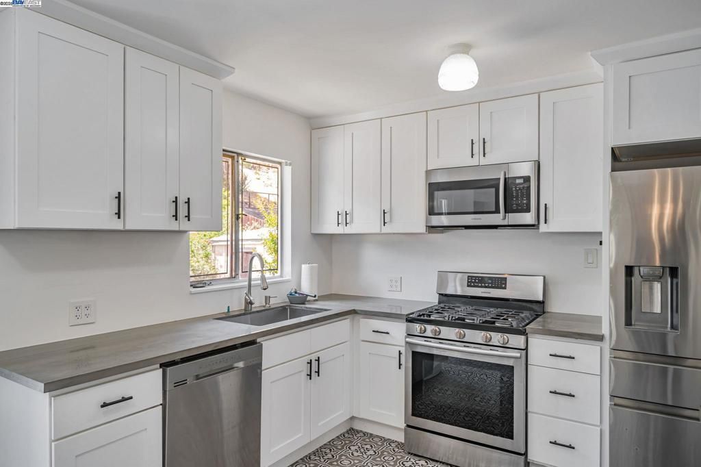 Interior, Kitchen, Stainless Steel Appliances