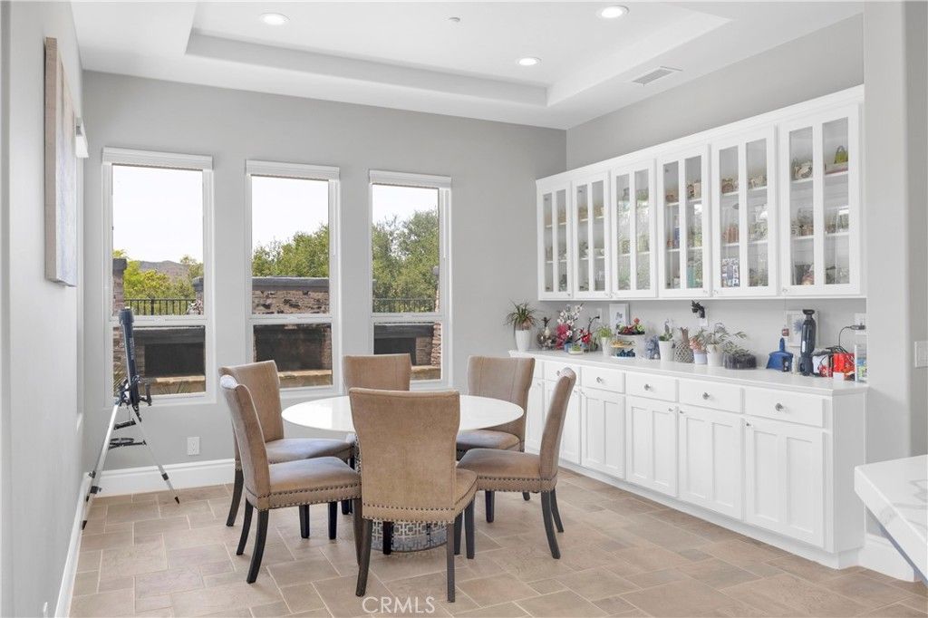 Dining room, Interior, Recessed Lighting