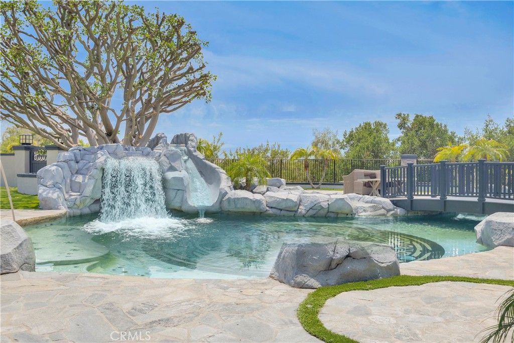 Exterior, Playground, Pool