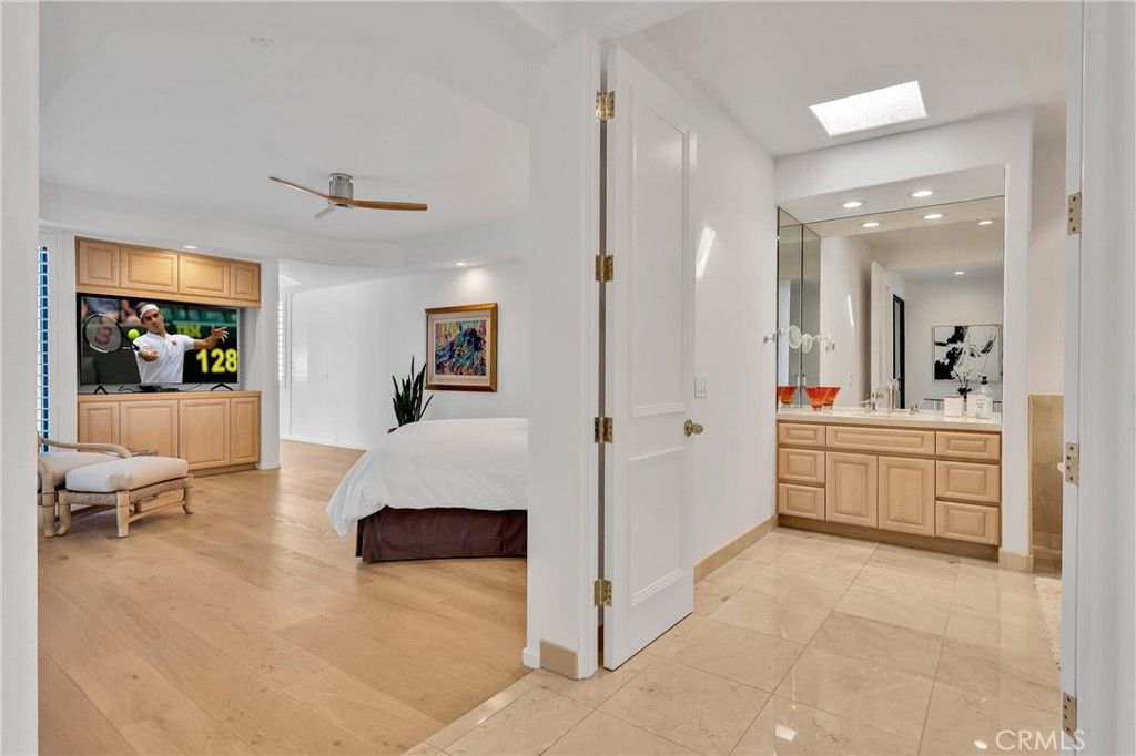 Bathroom, Bedroom, Interior, Recessed Lighting, Wood Texture Flooring