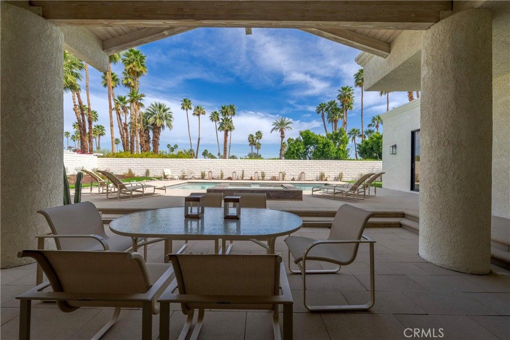 Exterior, Pool, Water