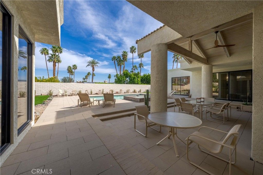 Exterior, Pool, Water