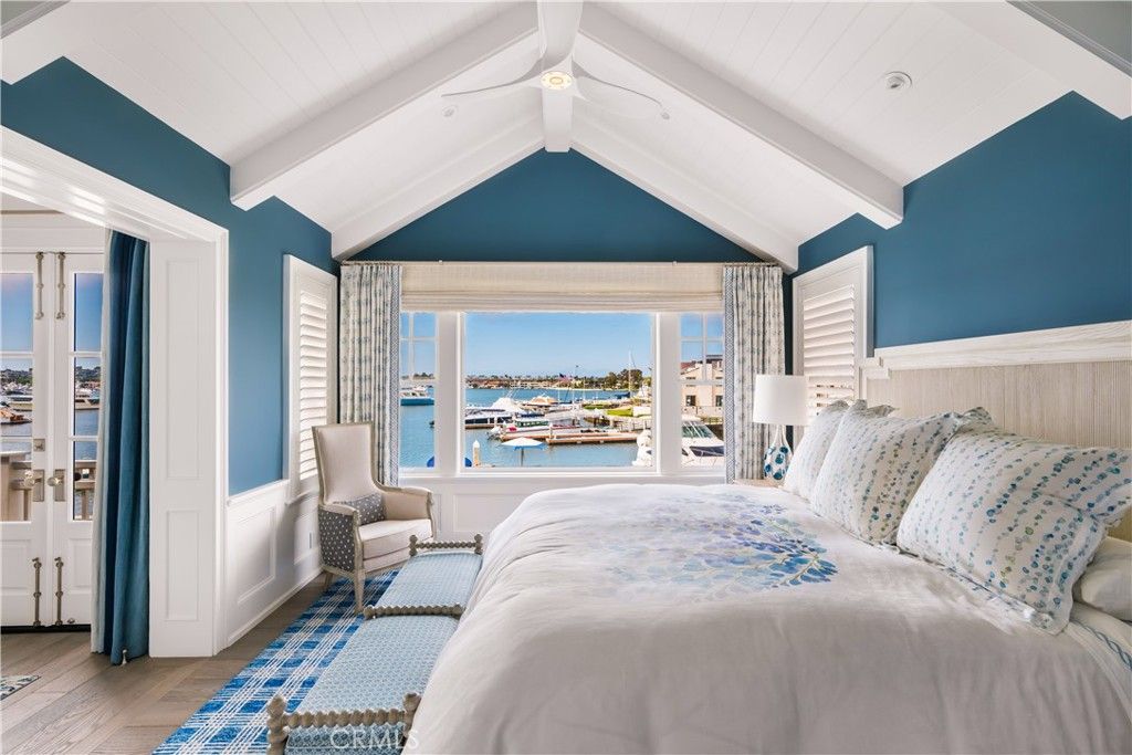 Bedroom, Interior, Recessed Lighting, Water, Wood Texture Flooring