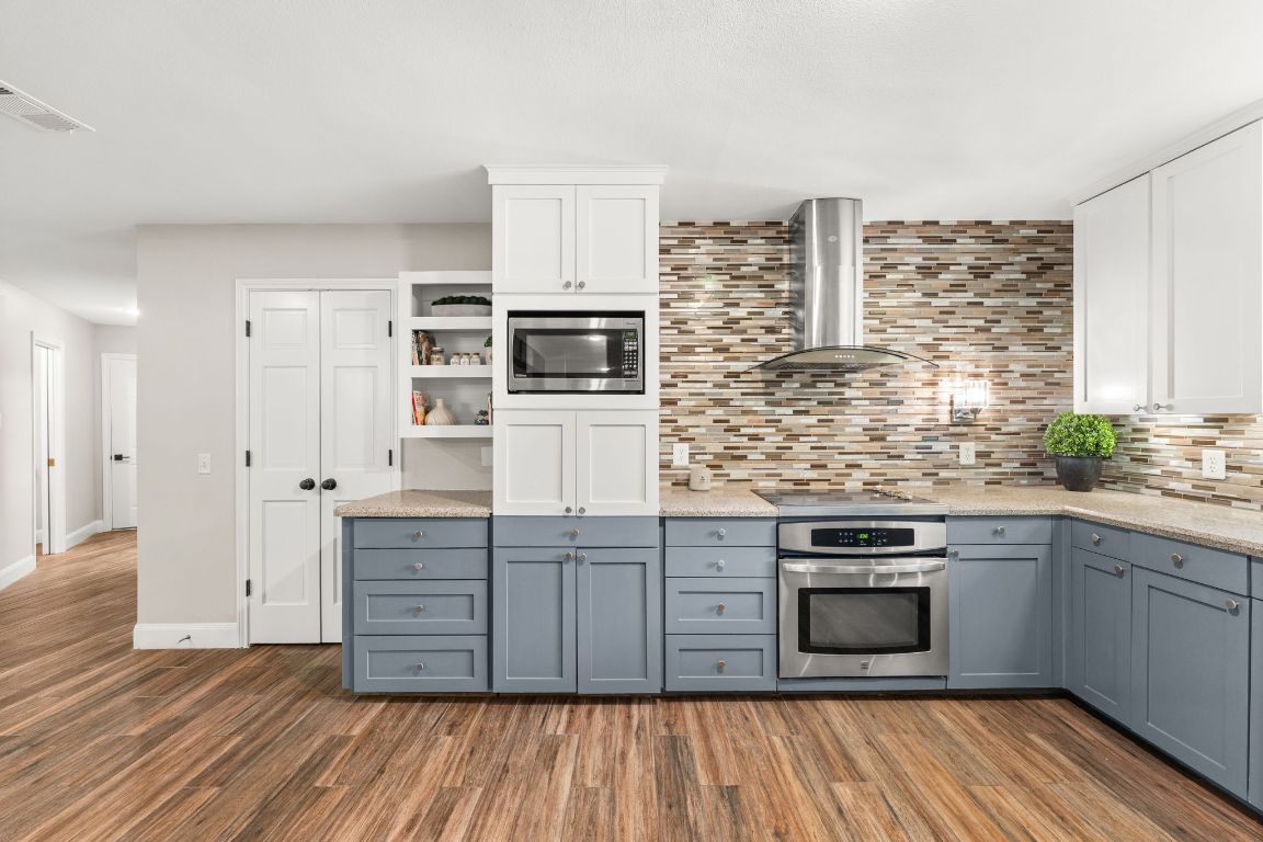 Interior, Kitchen, Stainless Steel Appliances, Wood Texture Flooring