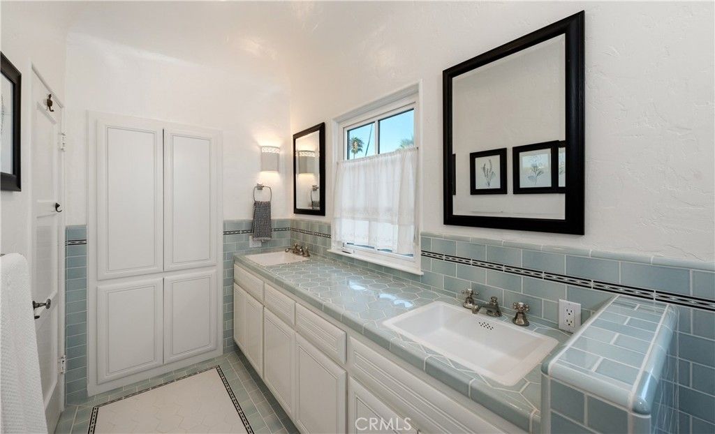 Bathroom, Interior, Tile Countertops