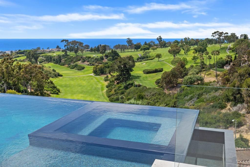 Exterior, Pool, Water