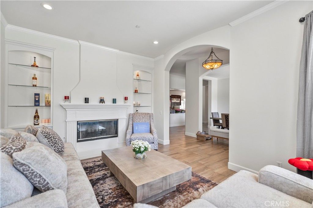 Fireplace, Interior, Living room, Pendant Lights, Recessed Lighting, Wood Texture Flooring
