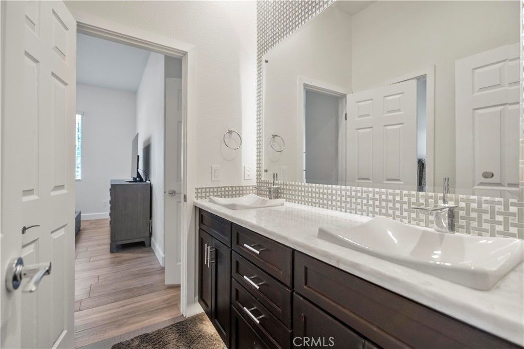 Bathroom, Dual Sink Vanities, Interior, Wood Texture Flooring