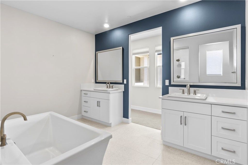 Bathroom, Dual Sink Vanities, Free Standing Baths, Interior, Recessed Lighting