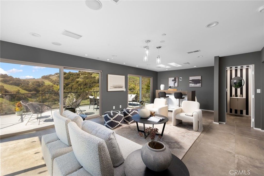 Dining room, Interior, Living room, Pendant Lights, Recessed Lighting