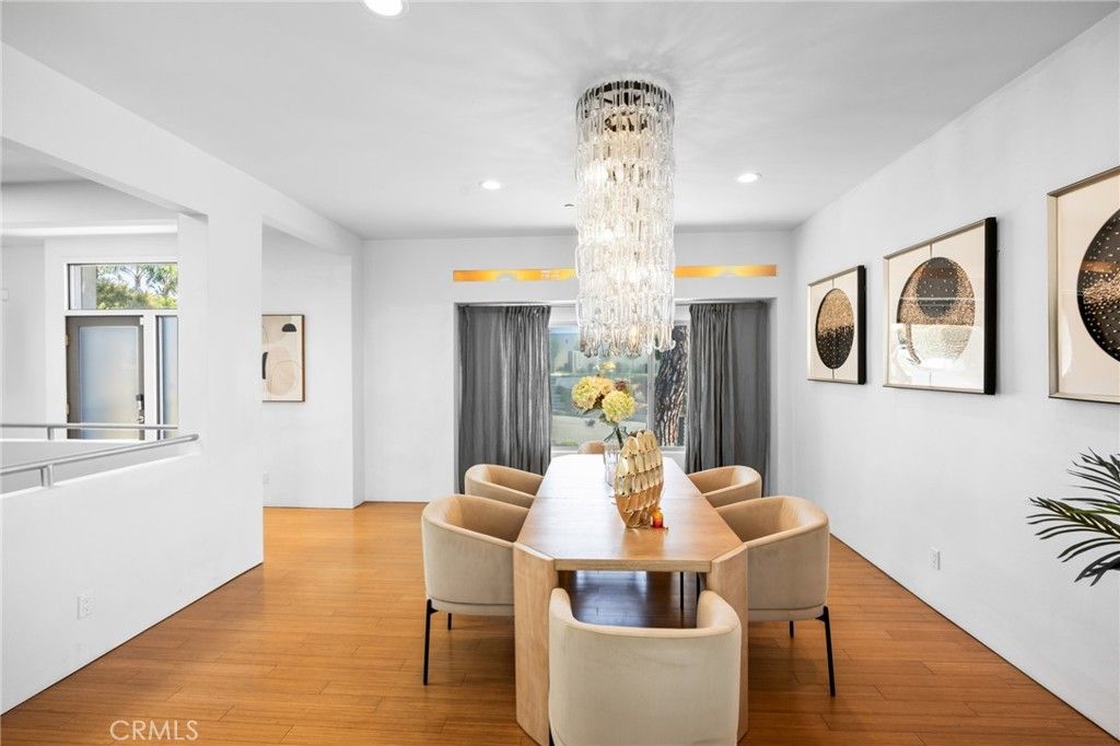 Chandelier, Dining room, Interior, Recessed Lighting, Wood Texture Flooring