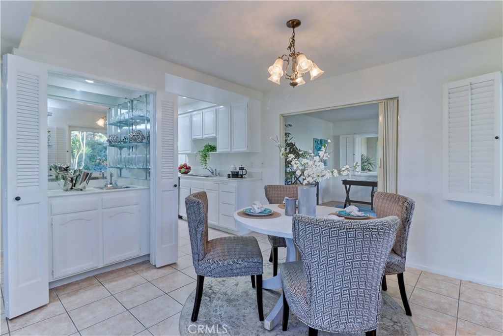 Chandelier, Dining room, Interior, Kitchen, Recessed Lighting