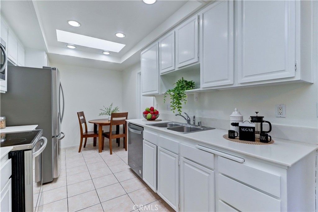 Dining room, Interior, Kitchen, Recessed Lighting