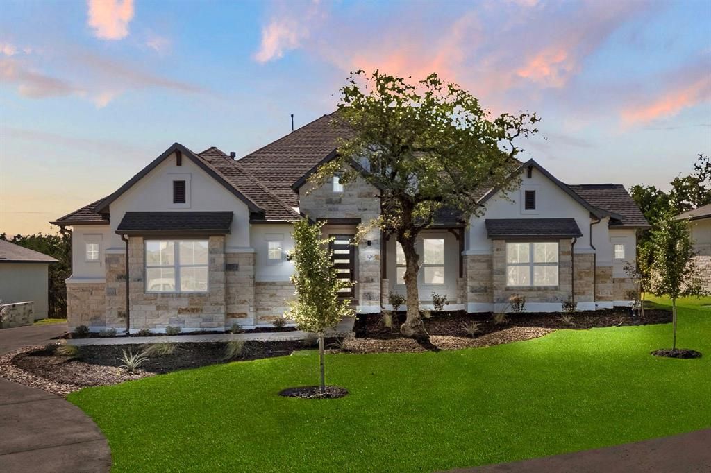 Exterior, Facade, Farmhouse