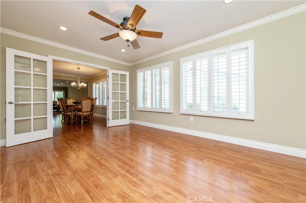 Chandelier, Dining room, Interior, Recessed Lighting, Wood Texture Flooring