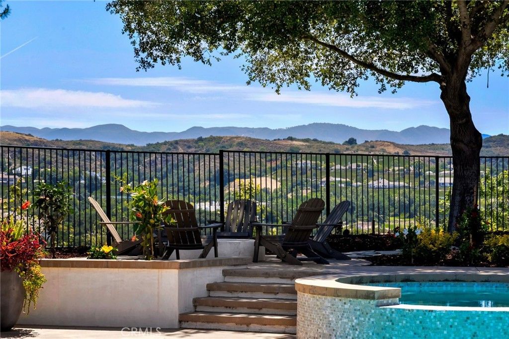 Exterior, Pool, Other