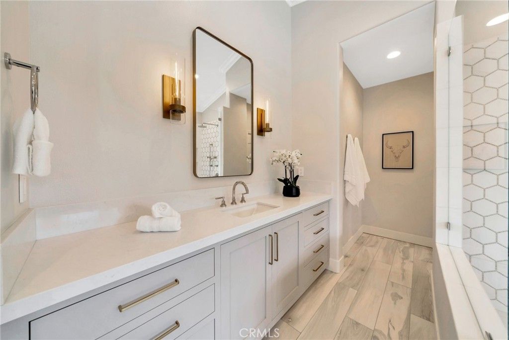 Bathroom, Interior, Recessed Lighting, Wood Texture Flooring