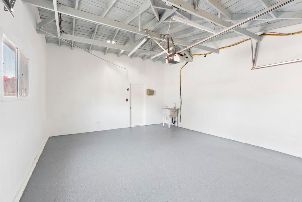 Garage, Interior