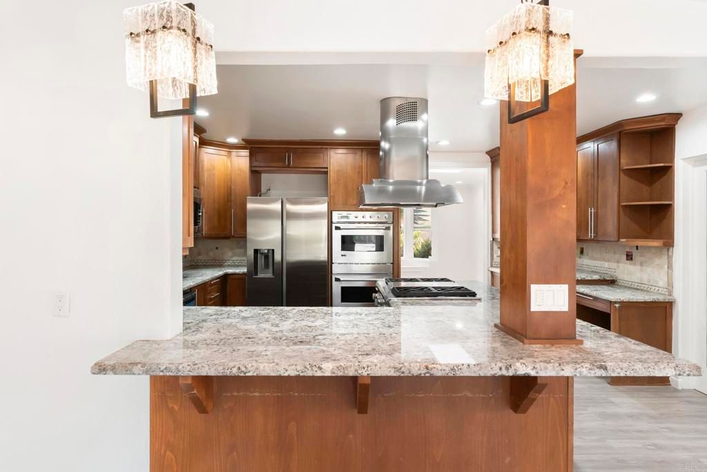 Chandelier, Interior, Kitchen, Recessed Lighting, Stainless Steel Appliances