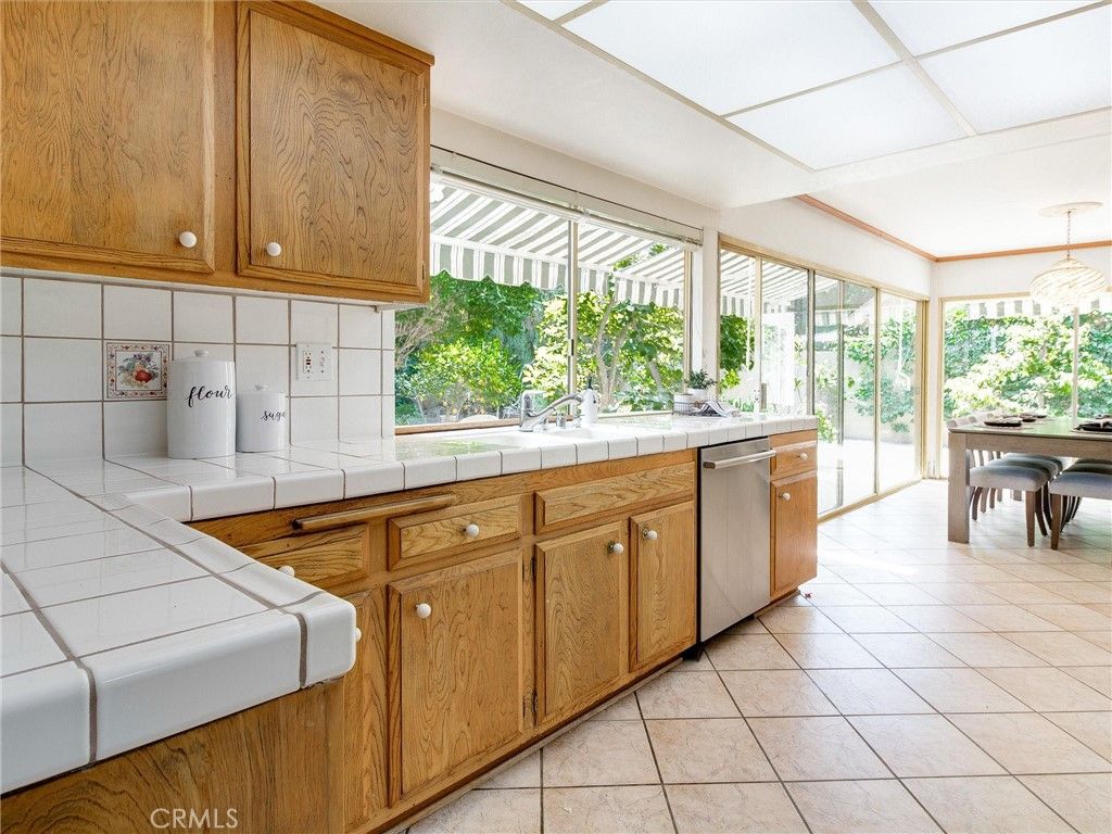Dining room, Interior, Kitchen, Tile Countertops