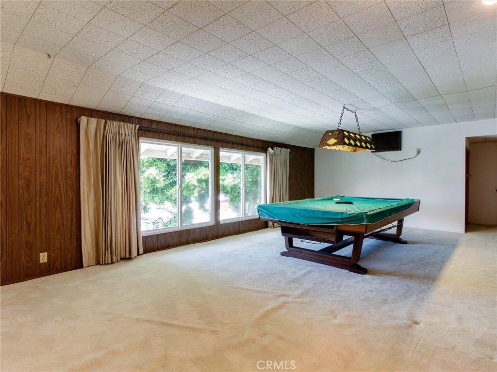 Billiard Table, Game Room, Interior