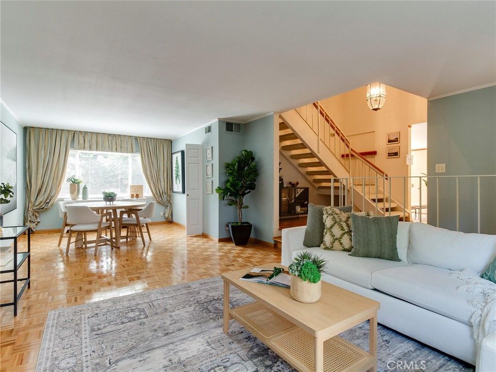 Chandelier, Dining room, Interior, Living room, Wood Texture Flooring