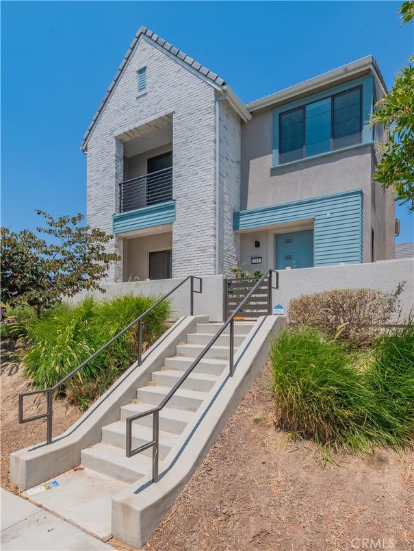 Backyard, Exterior, Facade, Rowhouse
