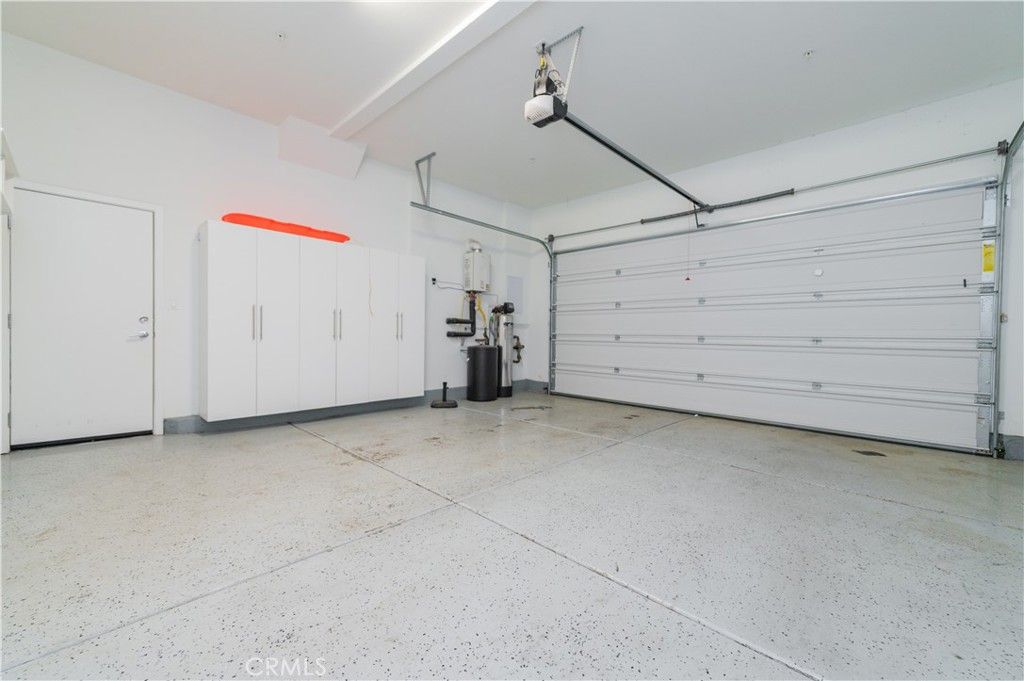 Garage, Interior