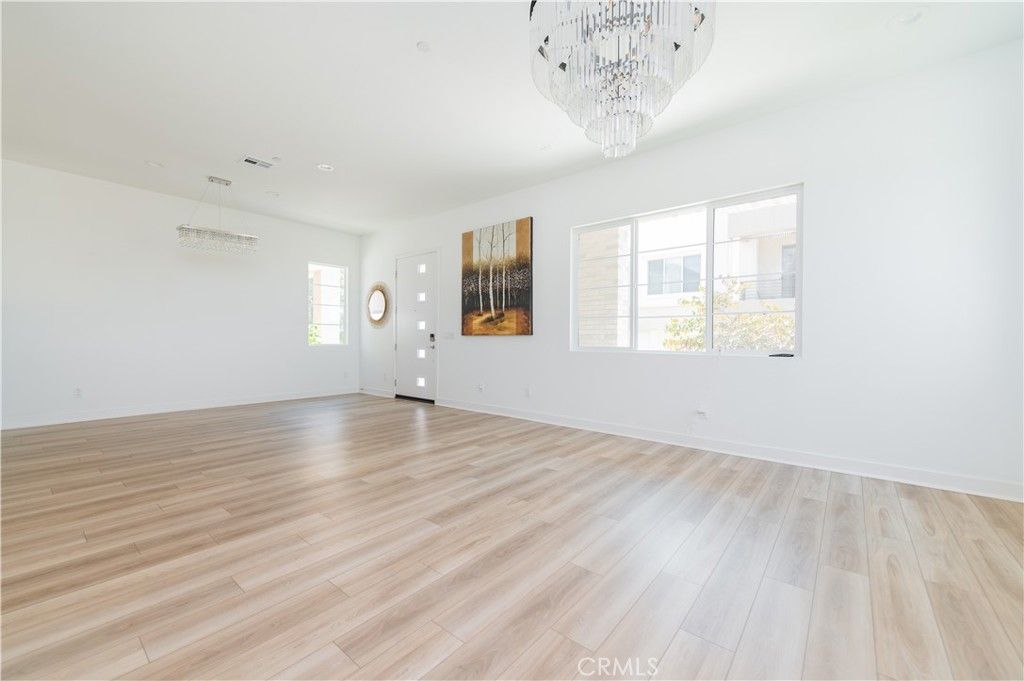 Chandelier, Empty room, Interior, Wood Texture Flooring