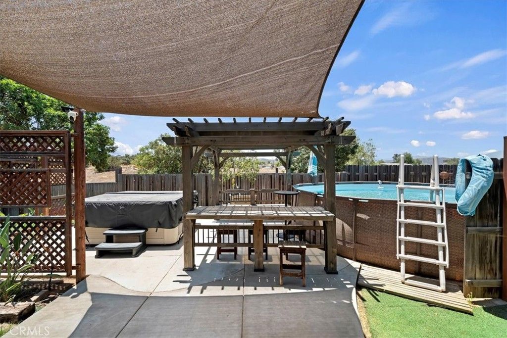 Exterior, Hot Tub, Pool