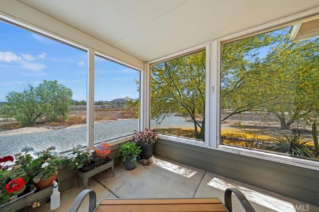 Interior, Sun Room, Water