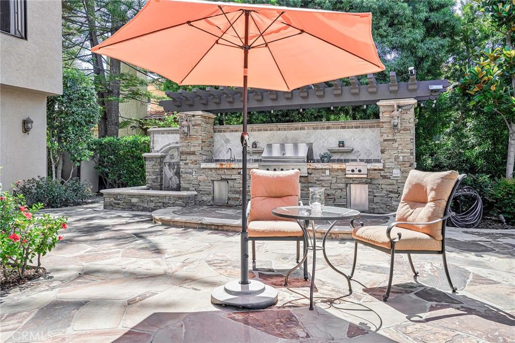Exterior, Fireplace