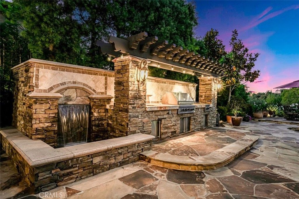 Exterior, Fireplace