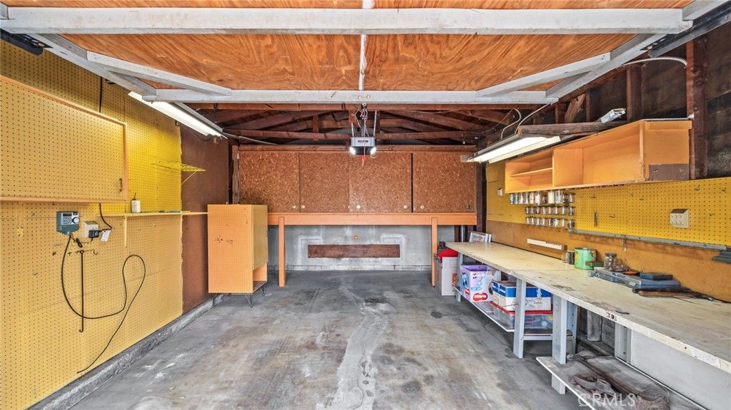 Garage, Interior, Wooden Walls