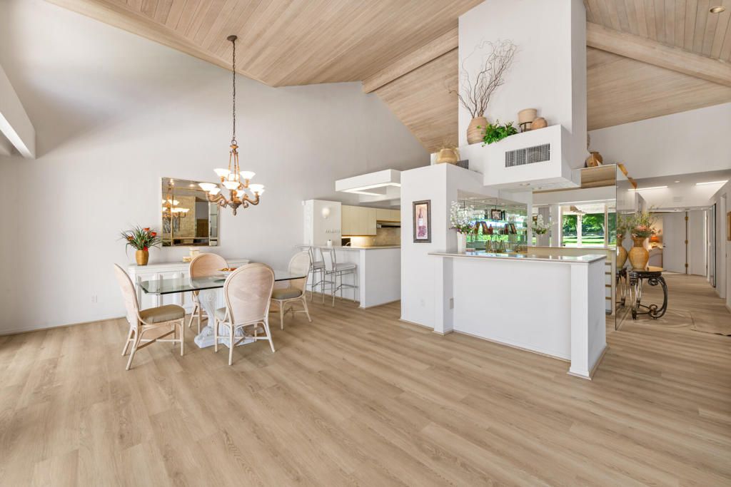Chandelier, Dining room, Interior, Pendant Lights, Wooden Beams, Wooden Ceilings, Wood Texture Flooring