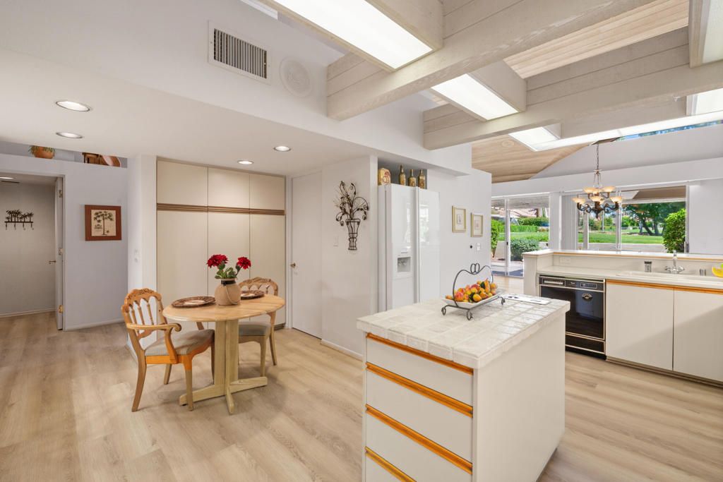 Dining room, Interior, Kitchen, Pendant Lights, Recessed Lighting, Tile Countertops, Wood Texture Flooring