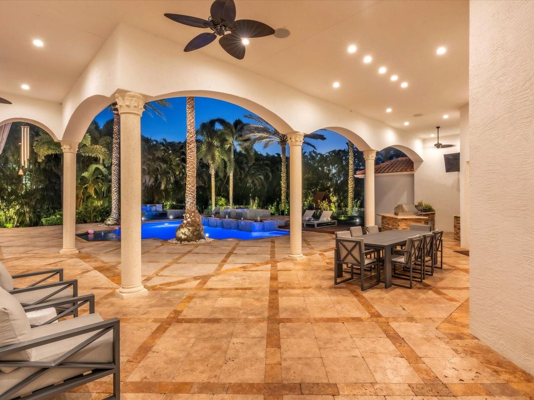 Exterior, Pool, Recessed Lighting