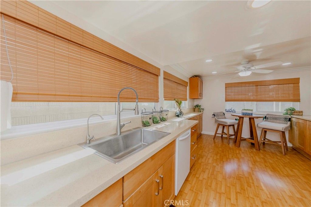 Dining room, Interior, Kitchen, Recessed Lighting, Wood Texture Flooring